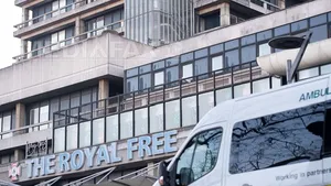 Infirmiera britanică infectată cu Ebola se află în stare critică