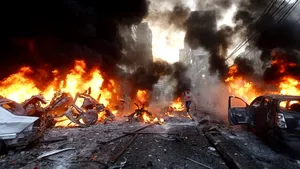 ATENTAT la Beirut: Cel puţin cinci morţi în urma exploziei unei maşini-capcană