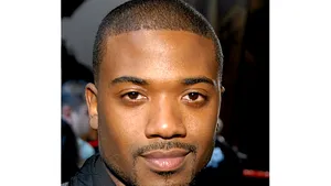 Cântăreţul Ray J a fost arestat
