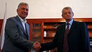PDL îl împinge pe Adriean Videanu în lupta cu Sorin Oprescu pentru Bucureşti