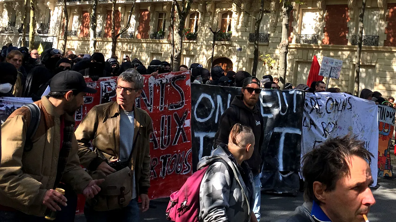 Proteste în Paris | Francezii, nemulţumiţi de măsurile de reformare a pieţei muncii, propuse de Emmanuel Macron