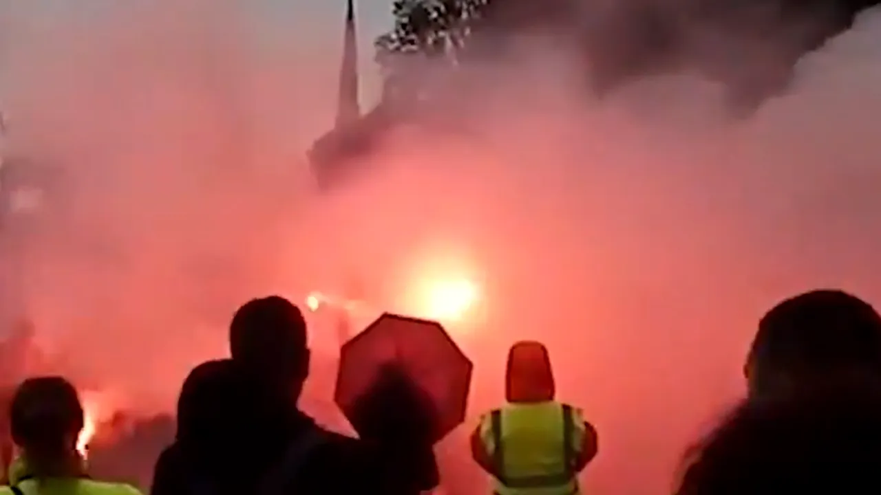 Cel puţin 400 de persoane au fost rănite în protestele desfăşurate în Franţa ca urmare a măriri taxelor la combustibil