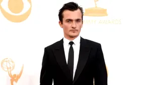 Actorul Rupert Friend s-a împuşcat în cap în timpul filmărilor pentru lungmetrajul 