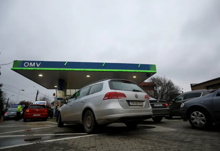 SOCIAL Motorina, mai scumpă pe drumul spre mare: șoferii plătesc mai mult pe Autostrada Soarelui decât în alte orașe din țară
