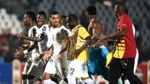 Ghana s-a calificat în finala Cupei Africii pe Naţiuni. Meciul a fost întrerupt o oră din cauza unor incidente