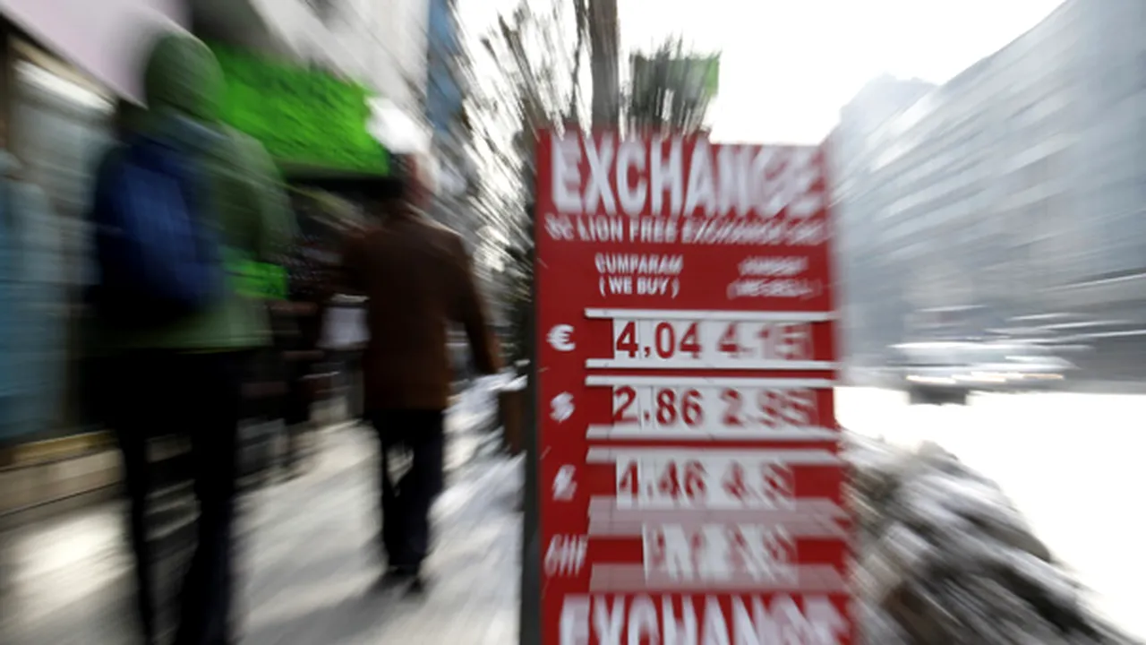 FOCUS: Cursul de schimb va fi stabil în următoarea lună, însă nu este exclus să scadă sub 4 lei/euro