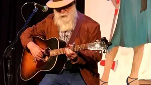 Momente terifiante în timpul unui concert, în SUA. Un cântăreţ a murit pe scenă: „S-a oprit, şi-a cerut scuze şi a închis ochii