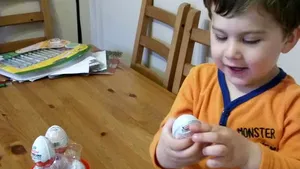 Un copil din Irlanda de Nord a găsit metamfetamină într-un ou de ciocolată