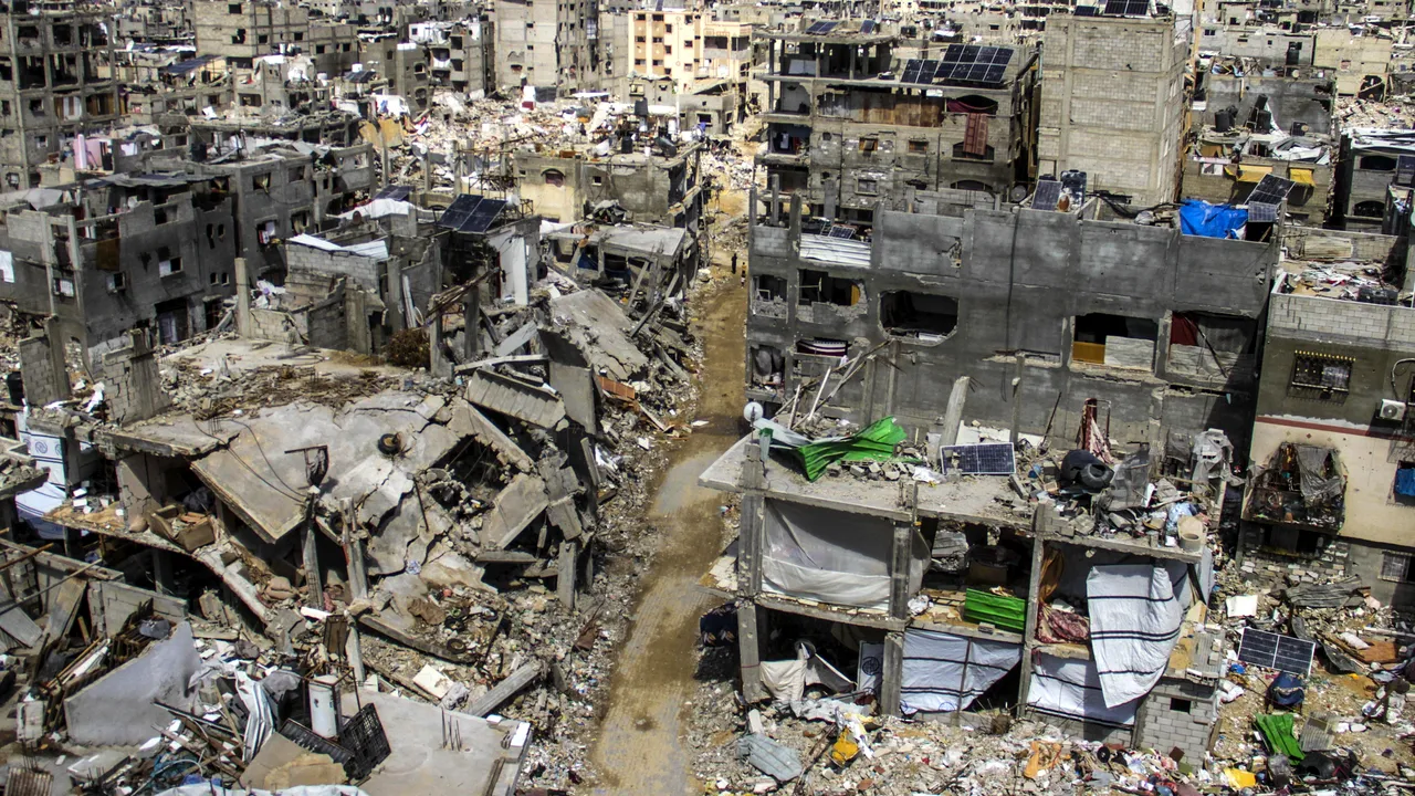 Suferinţa continuă în Gaza: familiile îşi caută morţii sub ruine