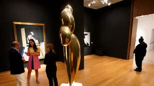 Brâncuşi are două lucrări în top 10 cele mai scumpe sculpturi vândute la licitaţie. Cine este cumpărătorul