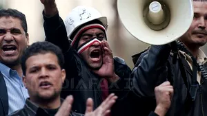 Noi greve în Egipt, în timp ce manifestaţiile împotriva regimului lui Hosni Mubarak continuă