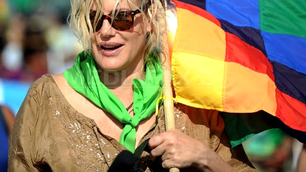 Actriţa Daryl Hannah, arestată în timpul unui protest ecologist