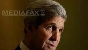 Statele Unite nu îl spionează pe François Hollande sau oficiali francezi, dă asigurări John Kerry