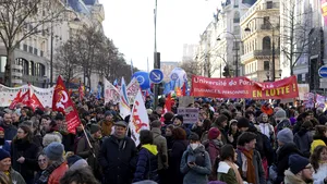 Mobilizarea la protestele faţă de reforma pensiilor din Franţa pare să se fi diminuat