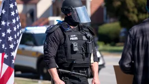 Camere video corporale pentru agenții federali de imigrare din Chicago. Măsura are ca scop verificarea lor în respectarea reglementărilor privind interacțiunile cu protestatarii