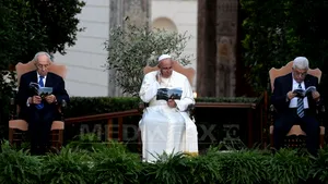 Papa Francisc, Abbas şi Peres s-au rugat pentru pace, la Vatican: 