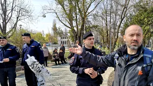 Banner „terorist”? Amendă bizară în legătură cu afişul care a stricat Ziua Jandarmeriei la Cluj 