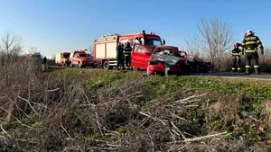 Trafic oprit pe DN 58B, în Timiş, din cauza unui accident. Şoferul a murit