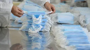 EXCLUSIV. „Afacerea PANDEMIA” a început în România înaintea stării de urgenţă. Hocus pocus cu preţurile măştilor