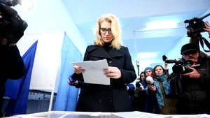 Demisii în lanţ la PNL. Alina Gorghiu şi-a depus mandatul, după eşecul răsunător în alegeri / Robu propune demisia tuturor liderilor de filială care au obţinut sub 30 %, inclusiv a sa