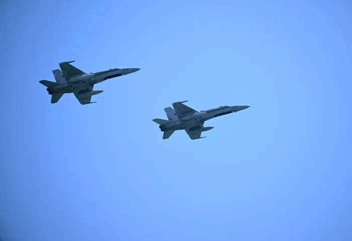 NEWS ALERT RO-Alert în cinci județe din Moldova | MApN: O țintă aeriană, detectată la 18 kilometri de Roman. Două avioane F-18, ridicate în aer