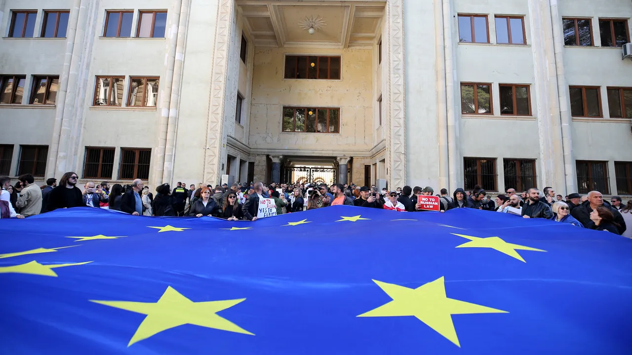 Georgia: Parlamentul a adoptat în primă lectură legea privind ,,agenţii străini”