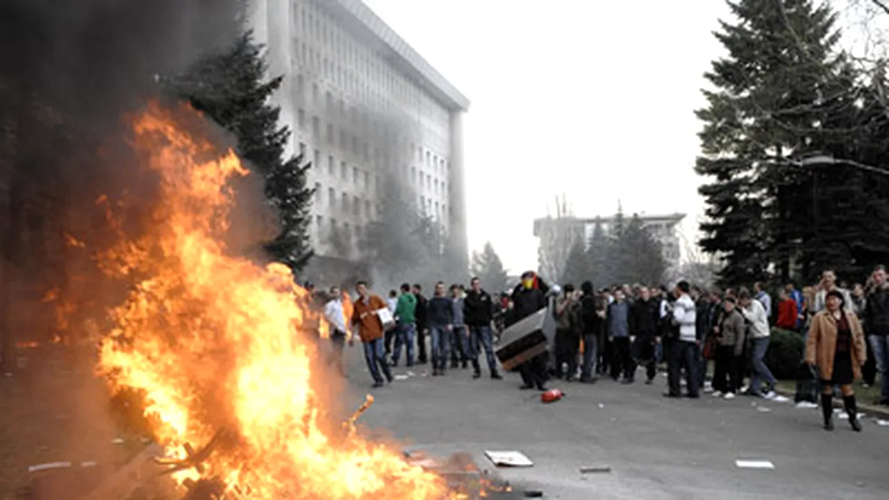 Declaraţia de Independenţă a R. Moldova a ars în timpul protestelor de la 7 aprilie