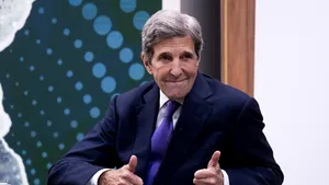 Kerry: Naţiunile nu trebuie să fie prizoniere ale dictatorilor din ţările producătoare de petrol