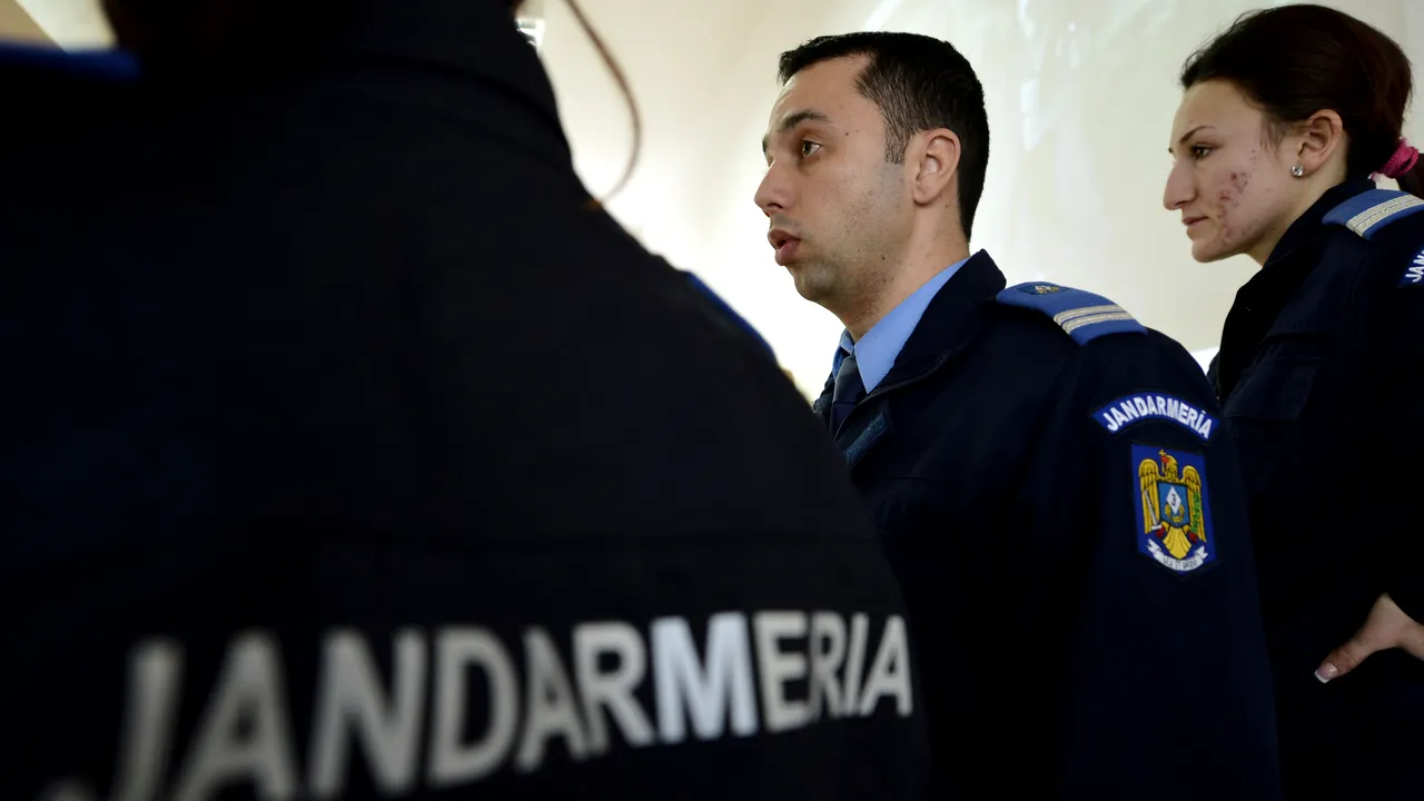 Un bărbat a ameninţat că îşi dă foc în faţa Parchetului de pe lângă Judecătoria Slobozia . Un jandarm aflat în timpul liber l-a oprit 