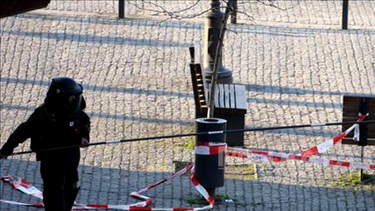 Ameninţare cu BOMBĂ în două licee din Târgovişte. Au fost evacuate ambele unităţi de învăţământ / UPDATE Alerta din Târgovişte a fost RIDICATĂ