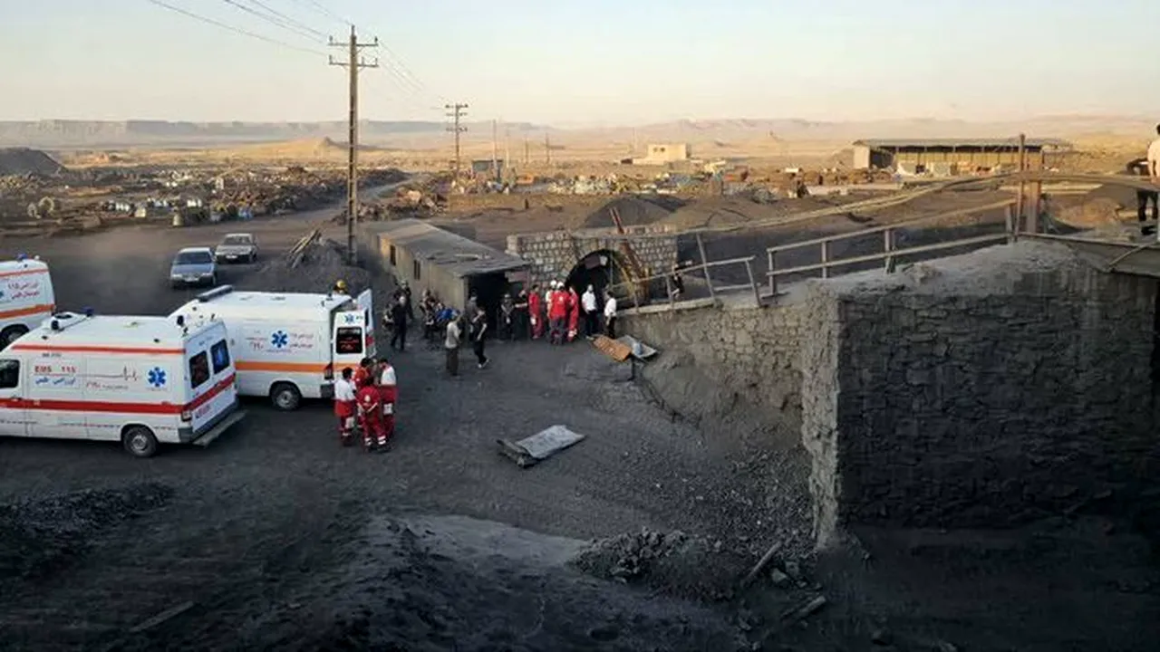 Explozie într-o mină de cărbune din Iran: cel puţin 51 de morţi; 24 de mineri sunt blocaţi în interior