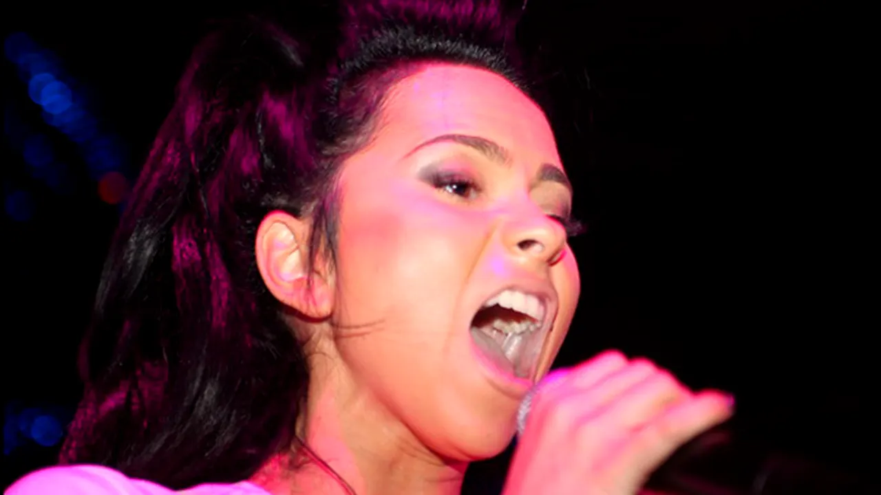 Inna, în topul apariţiilor sexy în concerte. Alături de ce vedete mondiale se află artista româncă - GALERIE FOTO