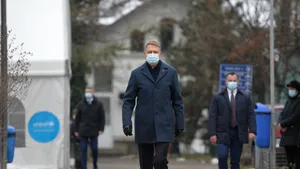 Ion Cristoiu, despre incendiul de la Balş: Din actuala putere, trebuie să plătească cineva. Iohannis uzurpă funcţia de premier