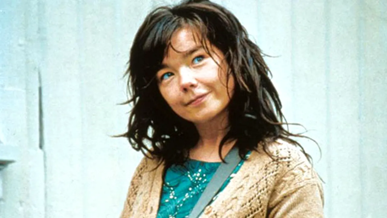Vestimentaţia de scenă a lui Björk, scoasă la licitaţie în Londra, alături de hainele Prinţesei Diana