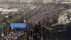 Bahrain: Zeci de mii de manifestanţi cer demisia Guvernului - VIDEO