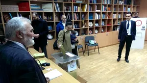 REFERENDUM: Cetăţenii turci din România VOTEAZĂ pentru modificarea Constituţiei propusă de Erdogan - Galerie foto