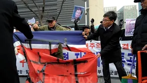 Manifestaţie la Seul pentru a celebra moartea lui Kim Jong-il