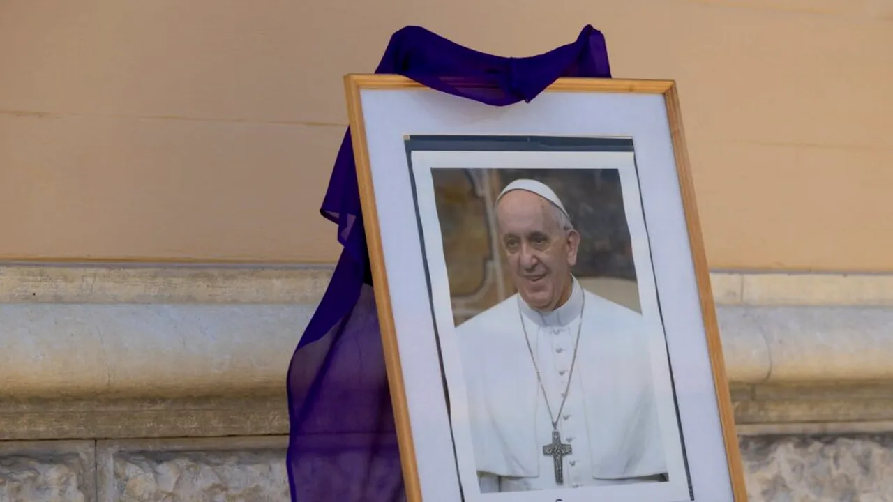 Aproximativ 250.000 de oameni i-au adus un ultim omagiu Papei Francisc la Bazilica Sf. Petru