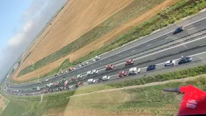 Traficul pe Autostrada Soarelui a fost reluat pe o bandă, după carambolul cu peste 50 de maşini