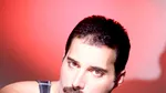 Opt ținute legendare ale lui Freddie Mercury, reunite într-o expoziție specială la Londra