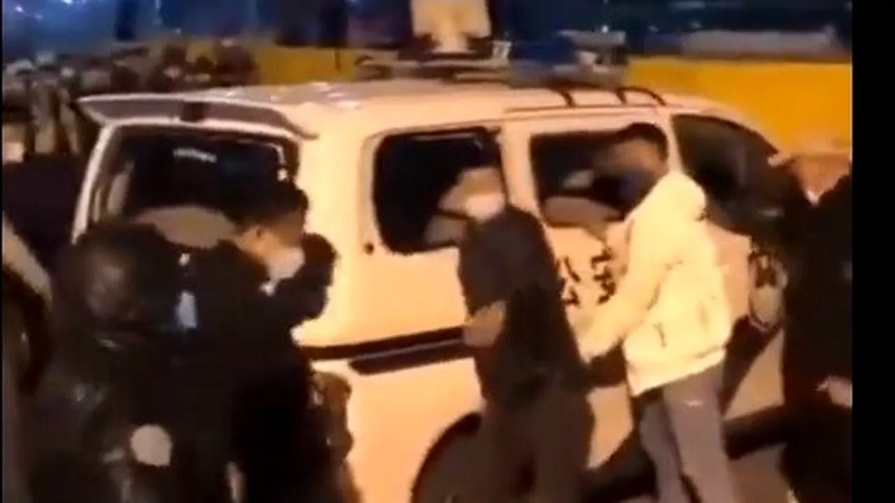 VIDEO 6 milioane de chinezi din „oraşul iPhone” sunt blocaţi  din cauza COVID. Vineri, noi record de cazuri