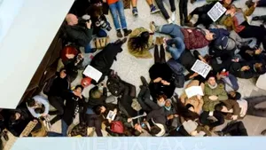 Manifestaţie la Londra împotriva violenţelor poliţiştilor din Statele Unite