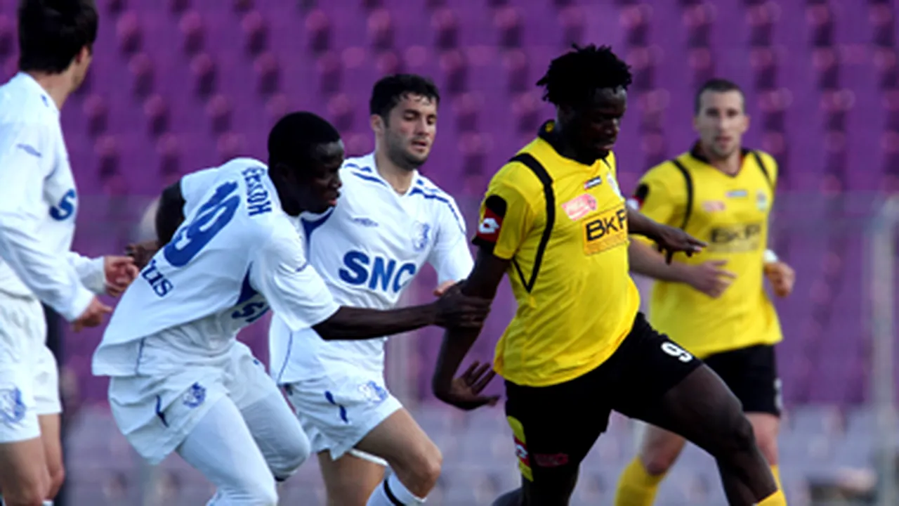 Echipele din Liga I vor fi obligate să înscrie pe foaia de joc opt fotbalişti români
