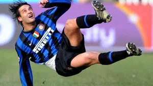 Chivu - acceptabil, Ştefan Radu - depăşit, în meciul Lazio - Inter, scor 0-2