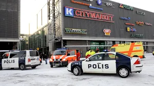Atac armat într-un centru comercial din Finlanda, soldat cu şase morţi