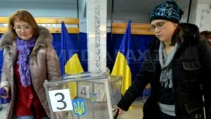 Birourile de vot s-au deschis în Ucraina pentru alegerile parlamentare anticipate