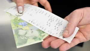 Studiu ASE: 1 leu cheltuit prin carduri de masă generează 2,63 lei suplimentari în PIB