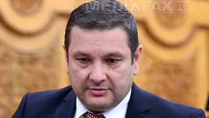 Ciucă: Înscrierea la ora de religie, la începutul ciclului şcolar. Renunţarea la opţiune, oricând 