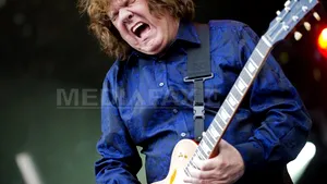 Thin Lizzy îşi exprimă regretul pentru moartea lui Gary Moore. Site-ul artistului a fost închis