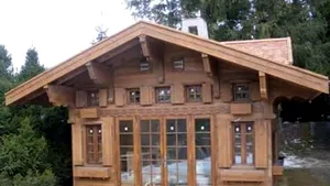 Cel mai fiţos cadou de Sărbători: casa de joacă în valoare de 180.000 de euro